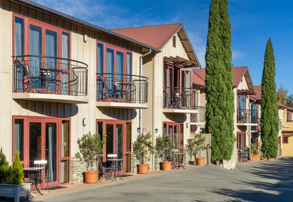 Settlers Boutique Motel exterior on a sunny day - boutique accommodation in Hanmer Springs
